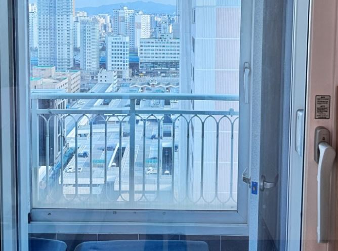 창문 단열필름,냉열기 차단 시트지 셀프 부착 후기